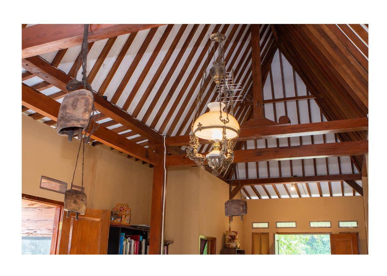 Sanggar Pantcha Indra Guest House Kemuning Exterior photo